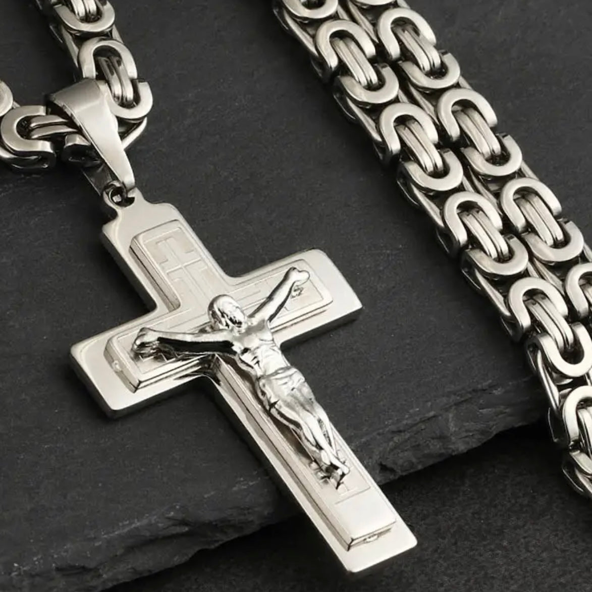 Crucifix Pendant With Byzantine Chain - Stainless Steel Men/Woman